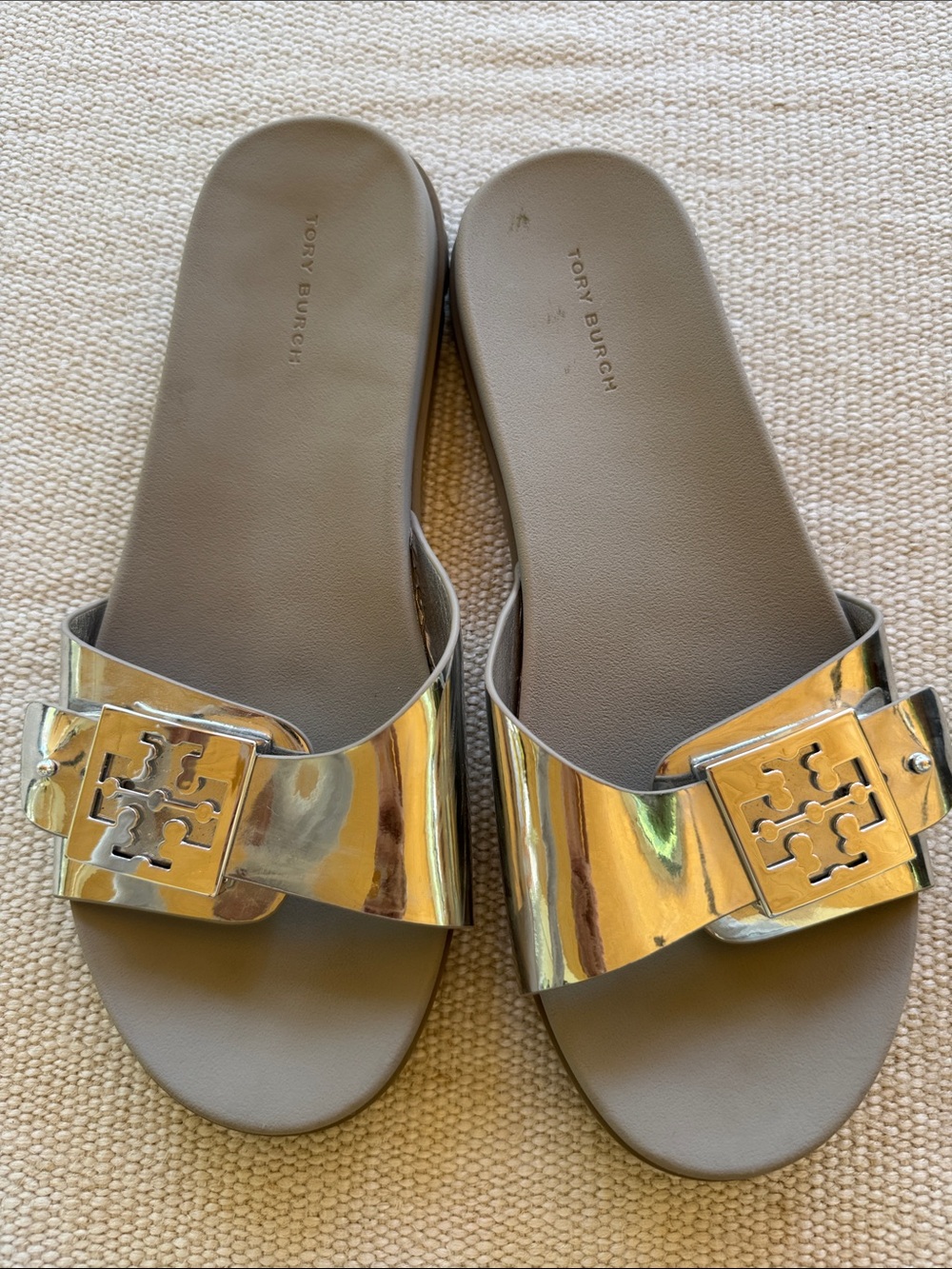 Tory Burch Buckle Slide metallic silver sz 8